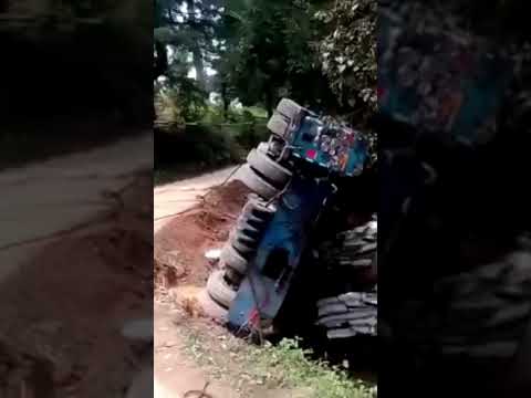 hydraulic axle trailer accident